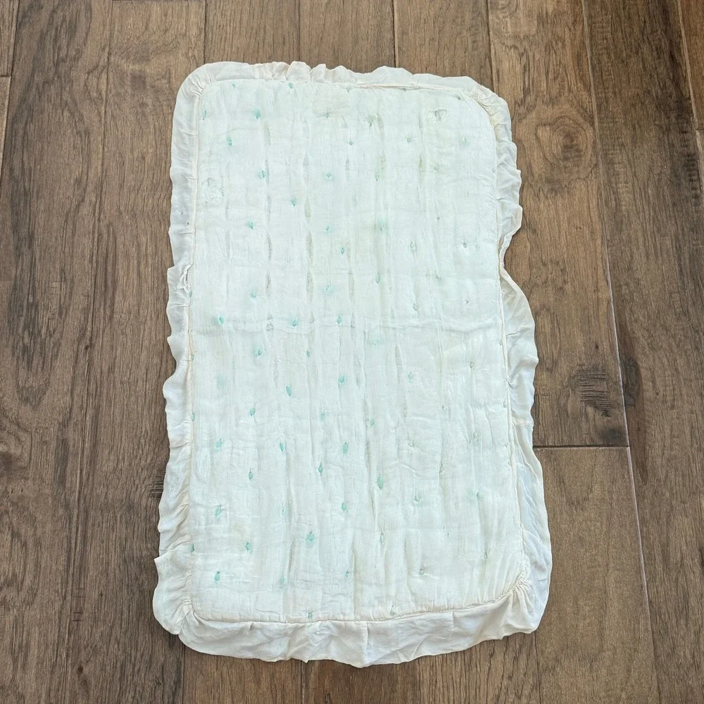 Vintage Hand Embroidered Floral Heart Baby Quilt Ruffle Trim White Teal Pink
